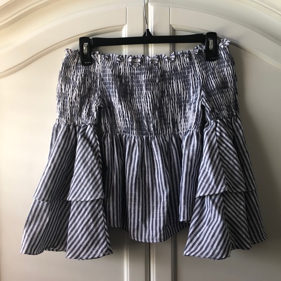 Off-Shoulder Statement Arm Ruffle Top - Picture 1 of 3